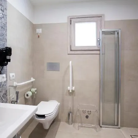 Caramare מלון 3*