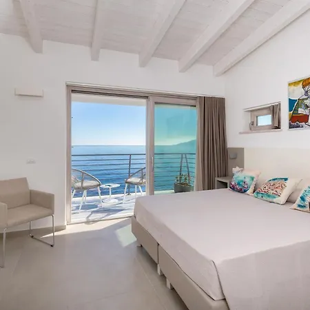 Hotel Caramare 3*