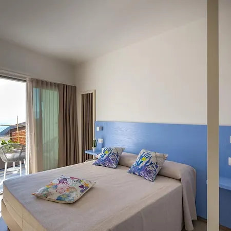 Hotel Caramare 3*